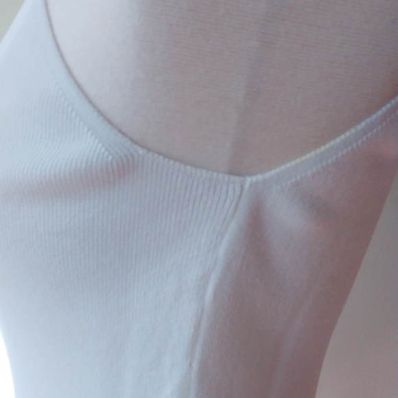 🚫SOLD🚫 ESCADA Italy Sleeveless Top Blouse White Italian size 36 - US: Small, 4 - Picture 3 of 10